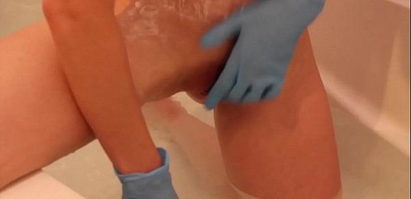  Shaving my pussy wearing rubber gloves